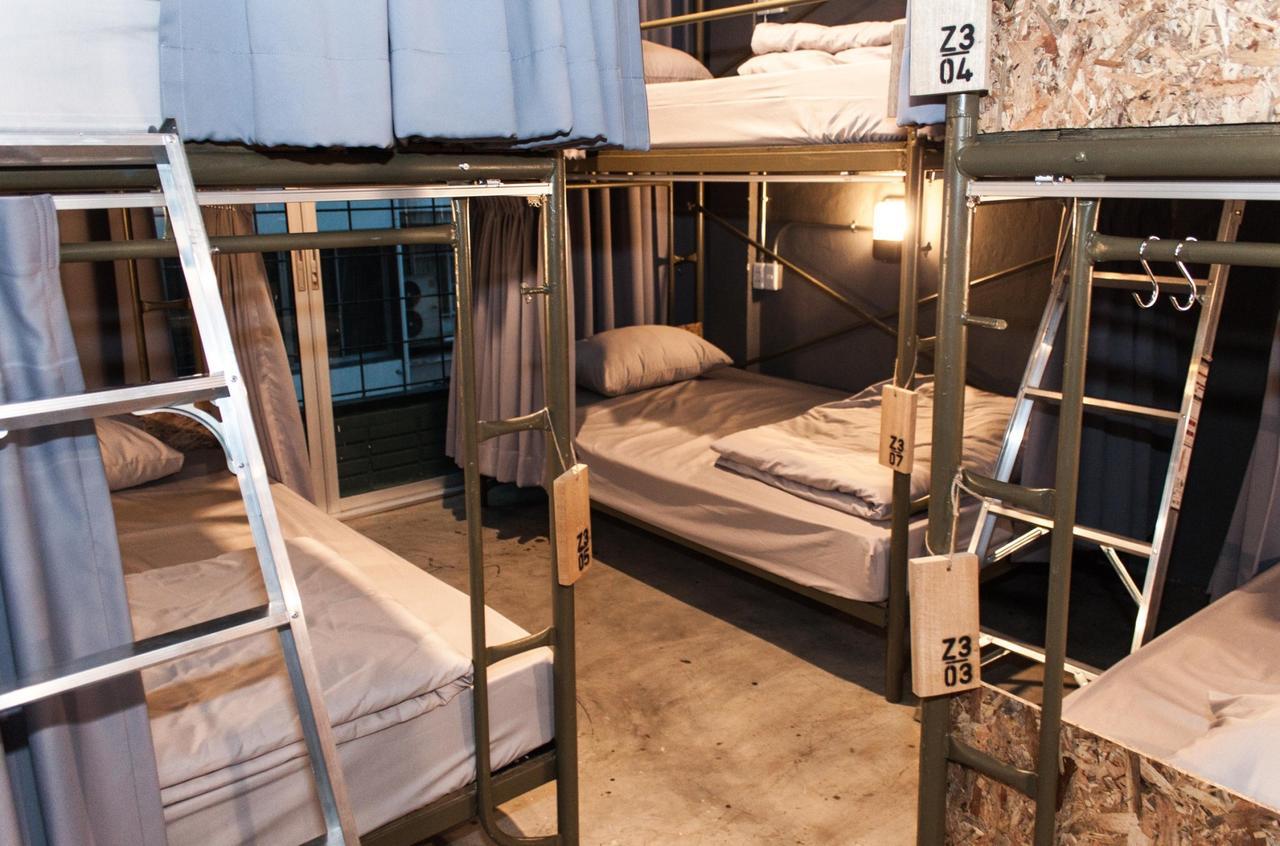 Hostel Zhelter’BKK Bangkok Exterior foto